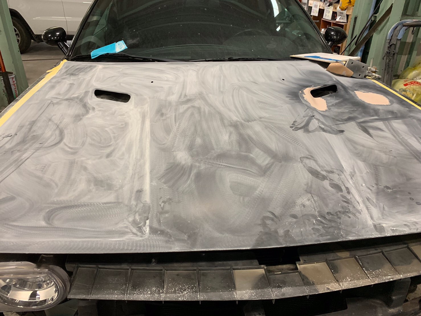 ダッジ チャレンジャー ボンネット修理 フロントバンパー交換 塗装 Rin Cars株式会社 リンカーズ 稲沢市の自動車整備 板金 国産車からアメ車 までお任せください